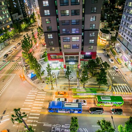 H Avenue Hotel Idae Shinchon Сеул Екстериор снимка