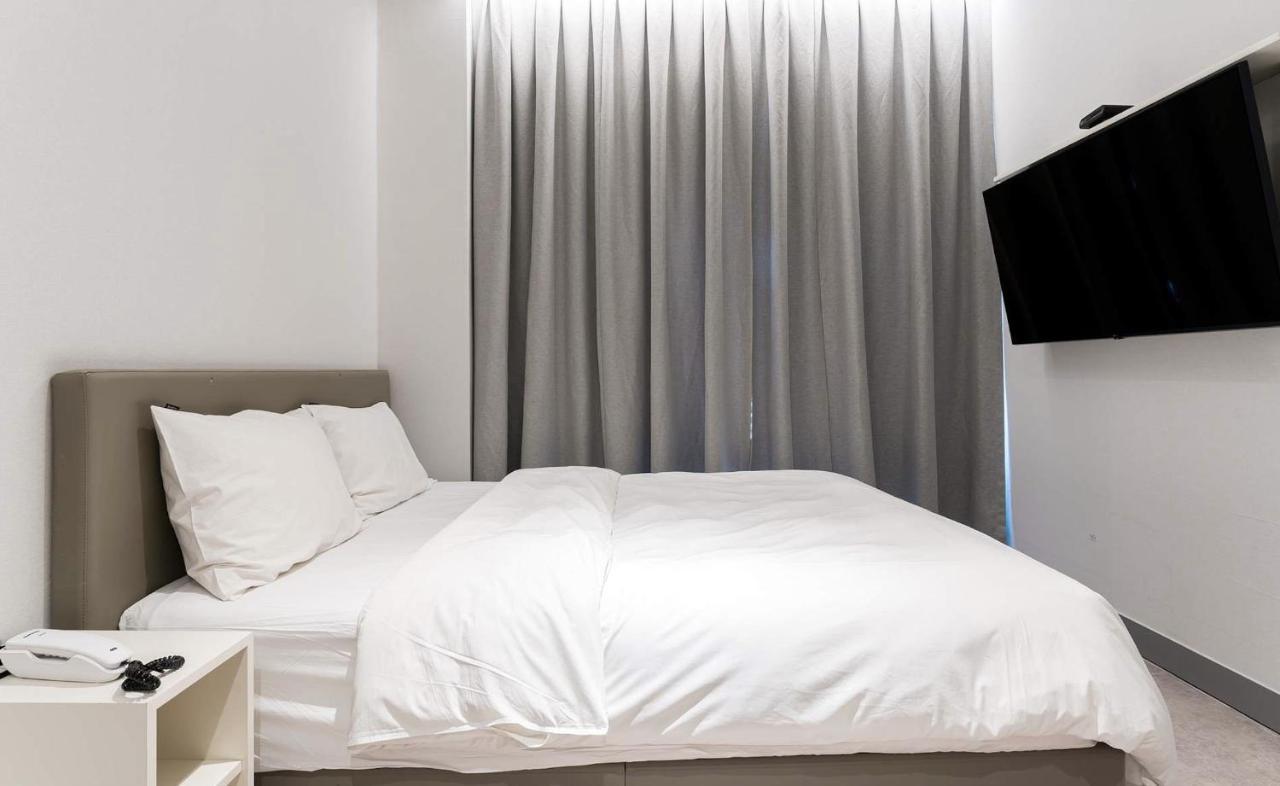 H Avenue Hotel Idae Shinchon Сеул Екстериор снимка