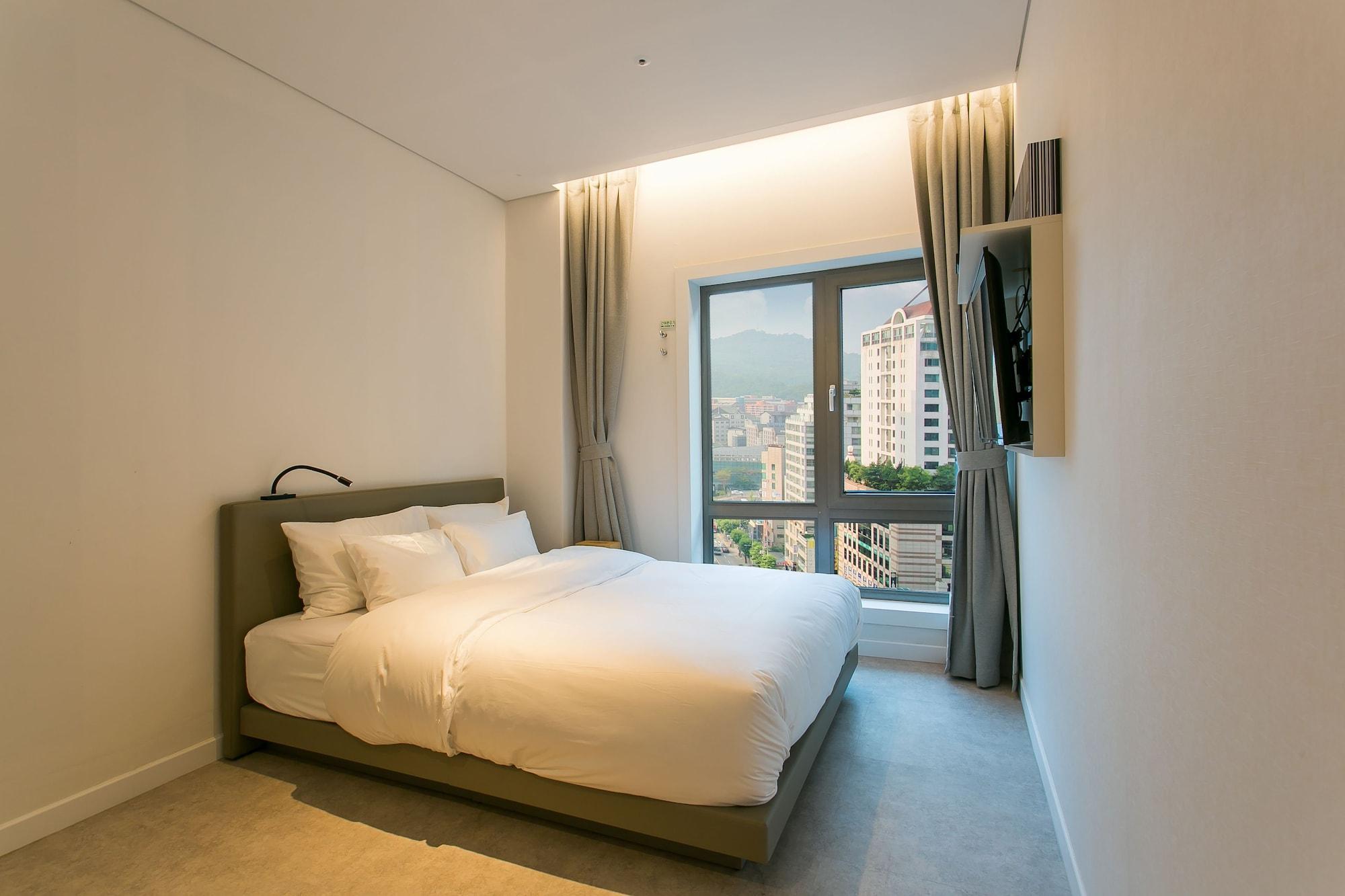 H Avenue Hotel Idae Shinchon Сеул Екстериор снимка