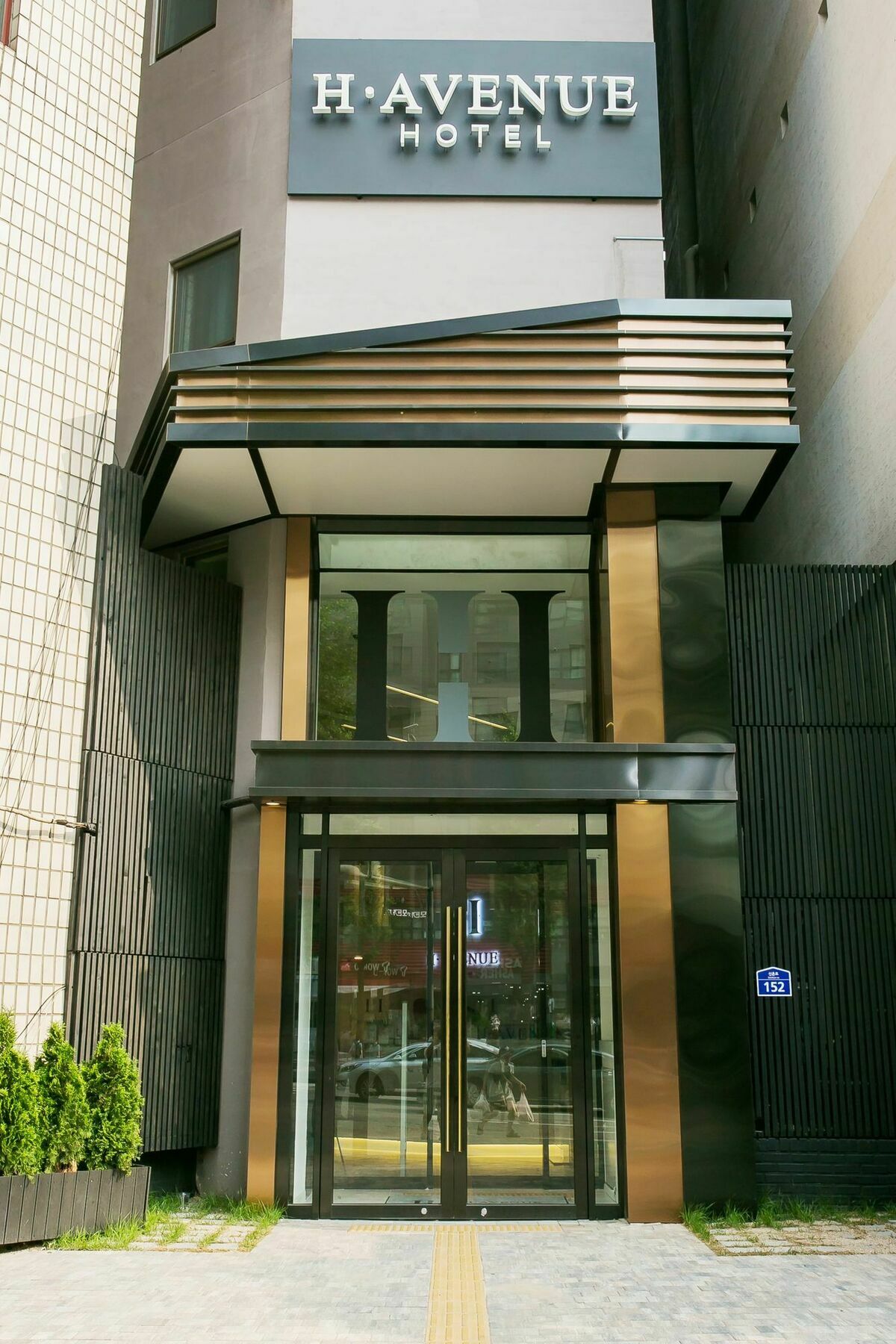 H Avenue Hotel Idae Shinchon Сеул Екстериор снимка