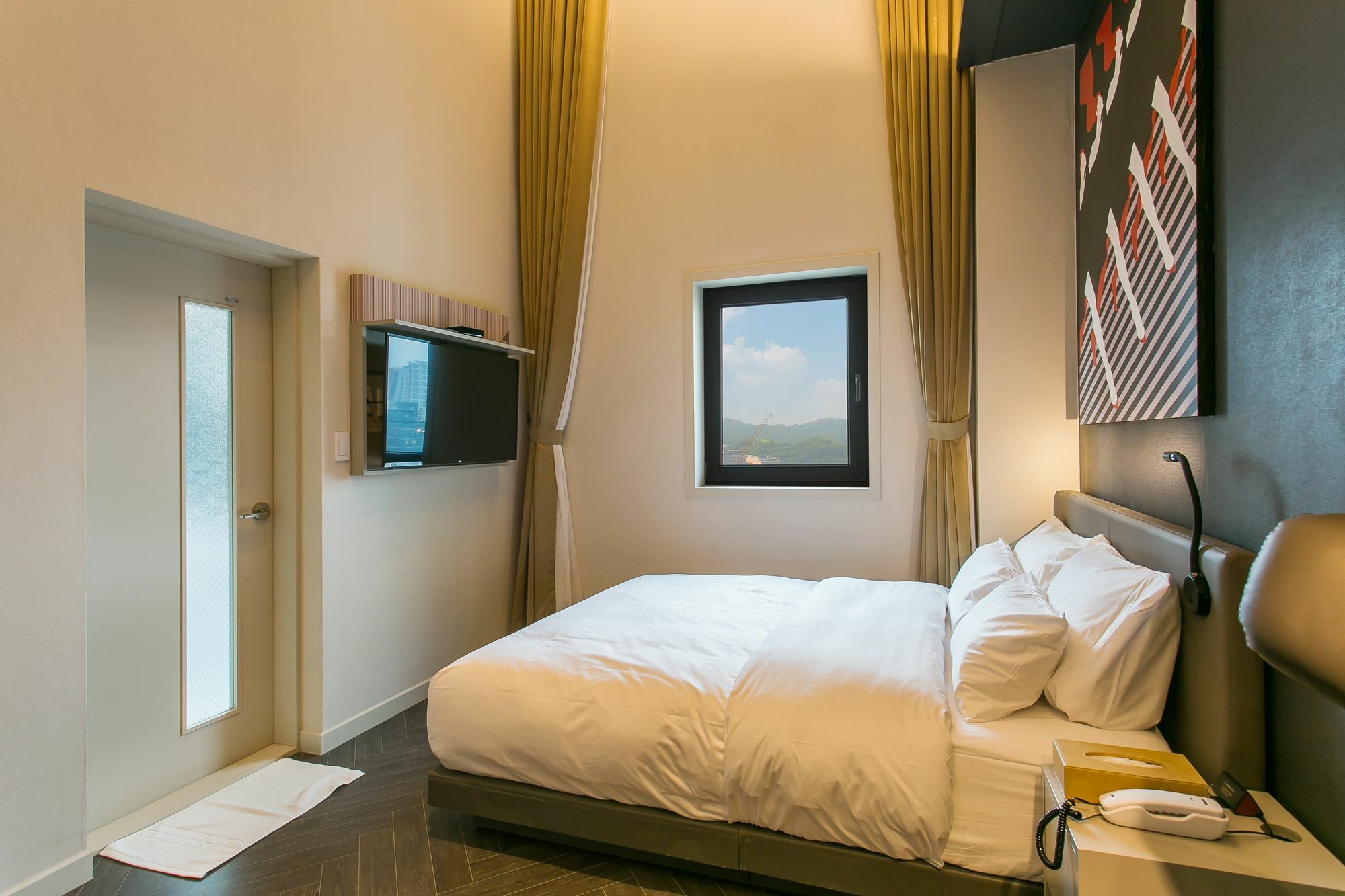 H Avenue Hotel Idae Shinchon Сеул Екстериор снимка